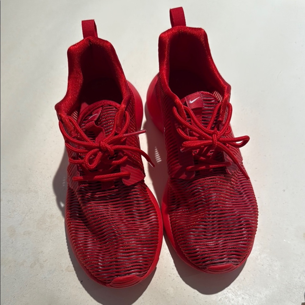 Nike Red Knit Sneakers Sleek Design